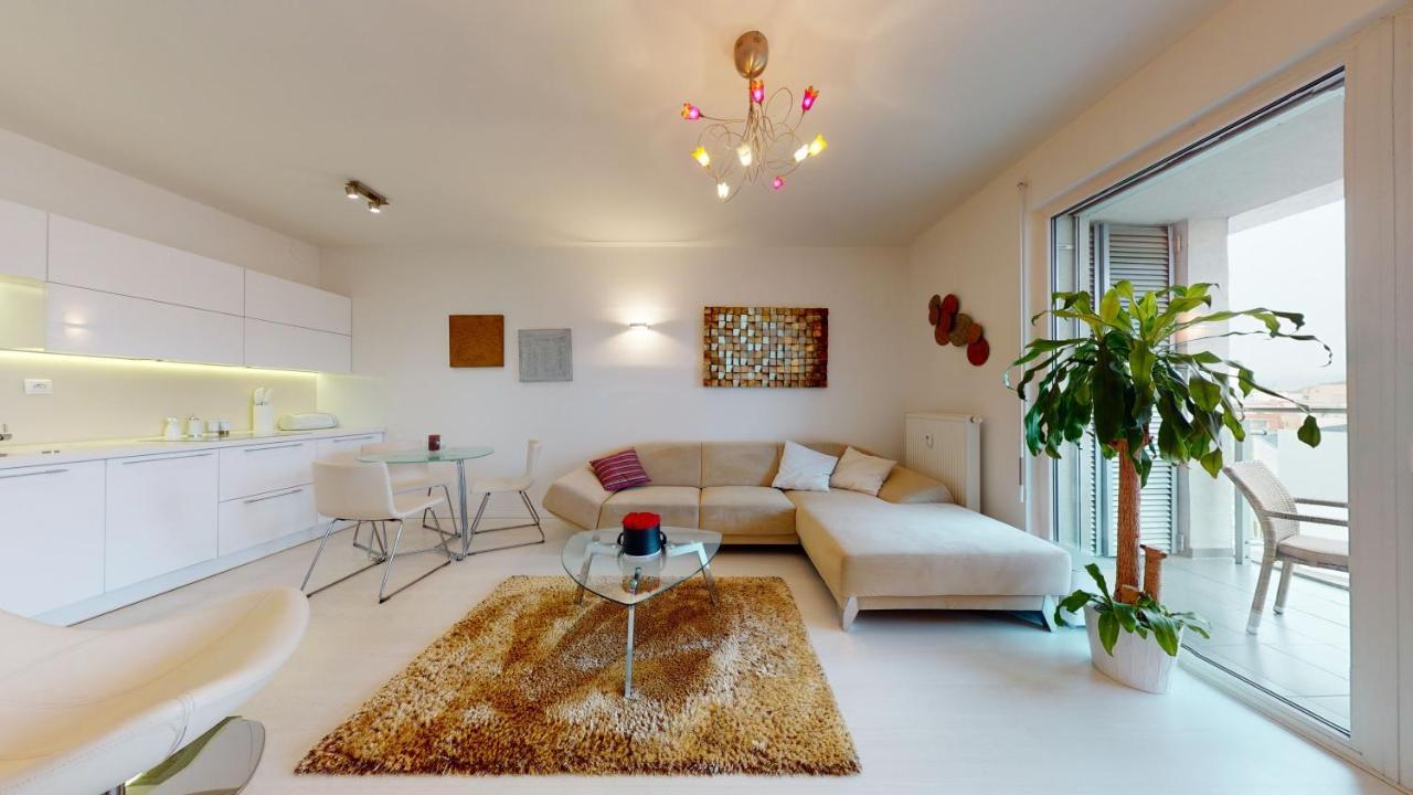 Bibi Centroom Apartment Piest'any Exterior photo